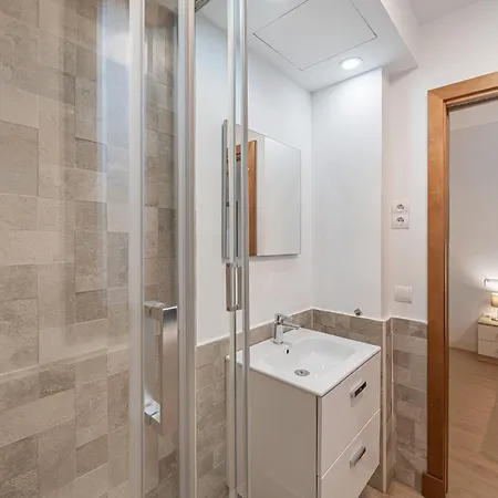 Dona Elvira Parras Apartament
